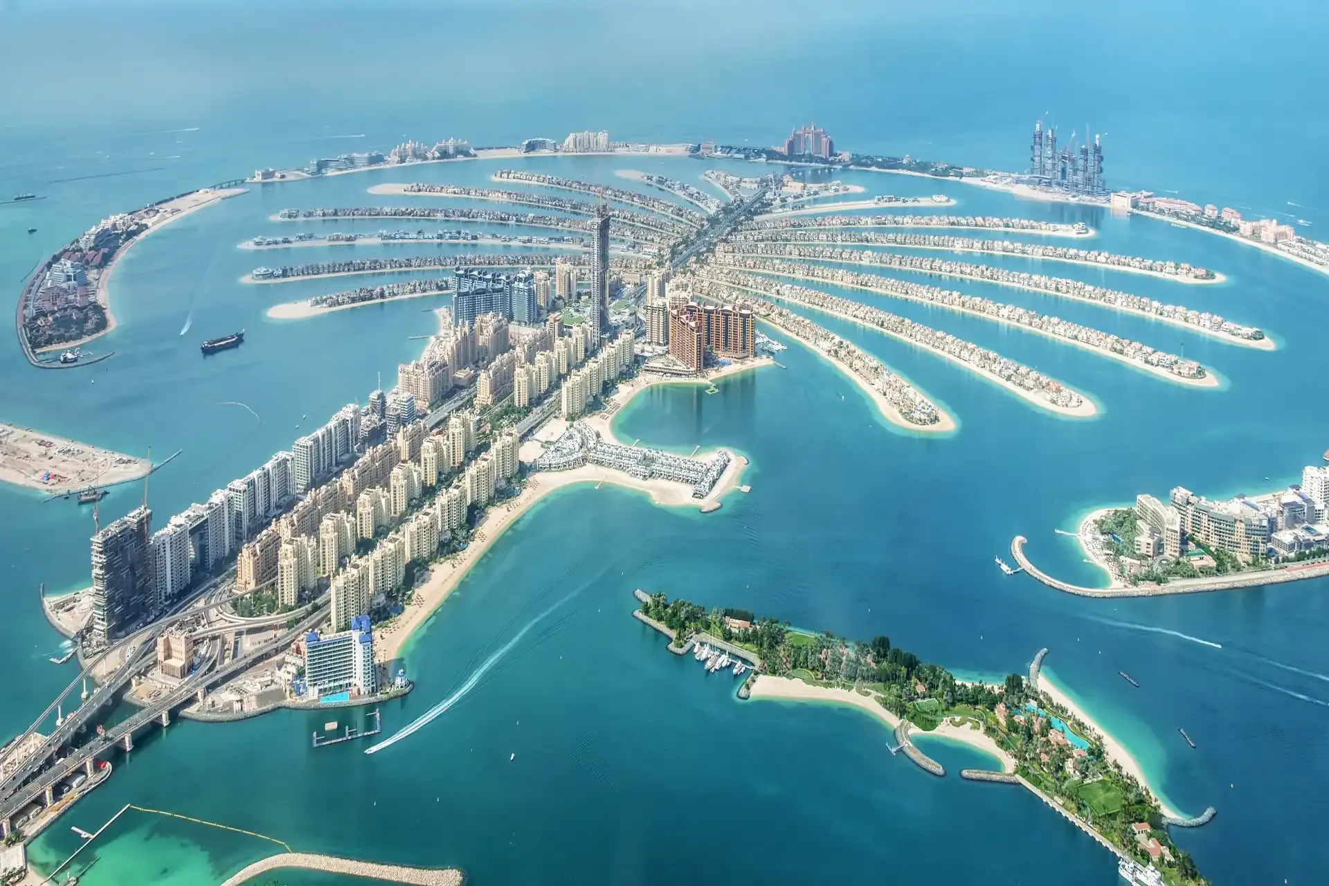 Dubai Travel Guide: Best Attractions, Shopping & Desert Adventures